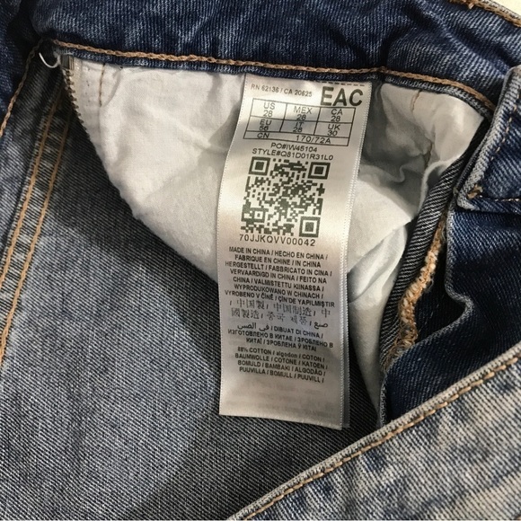 GUESS Cut Off Side Zippers Jean Shorts 90’s Size 28 - Picture 5 of 5